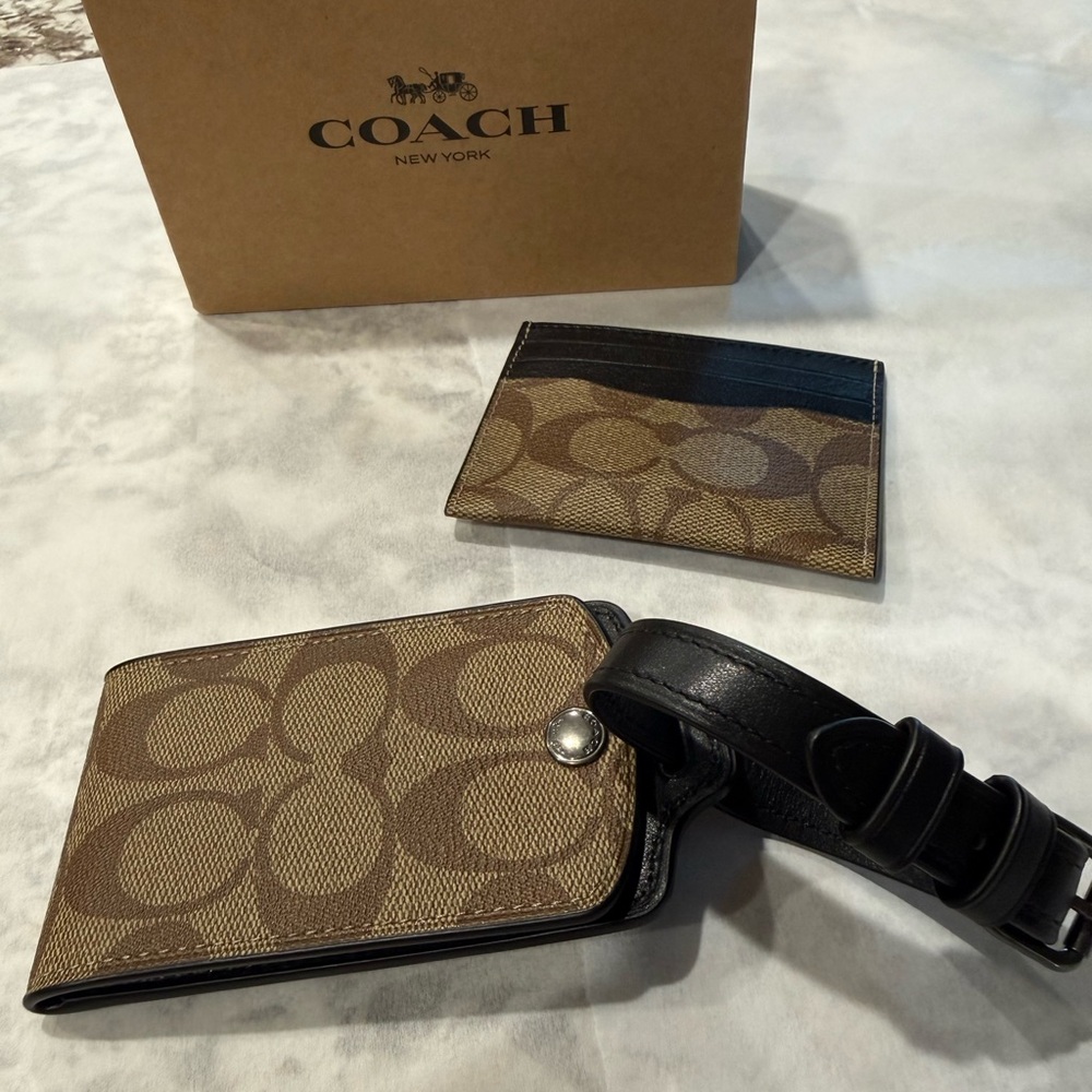 Coach Signature Brown and Black Card Holder and luggage Tag set